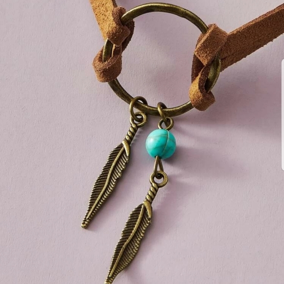 *Dakota* Suede Feather Choker - Picture 3 of 4